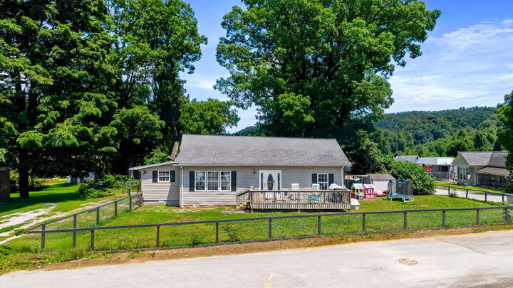 Property Photo:  315 Depot Street  TN 37379 