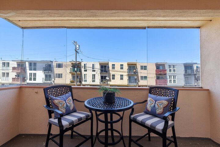 Property Photo: 405 91st Street 10 CA 94015
