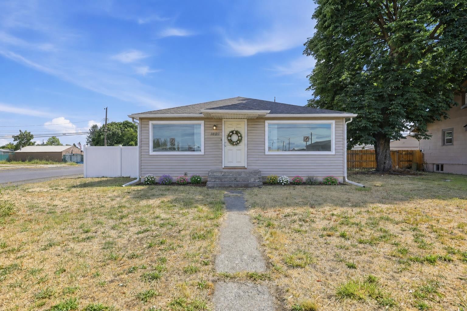 Property Photo: 1828 E Francis Ave WA 99208