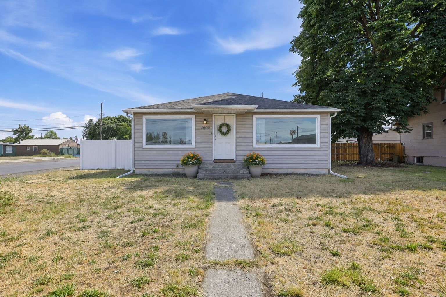 Property Photo: 1828 E Francis Ave WA 99208