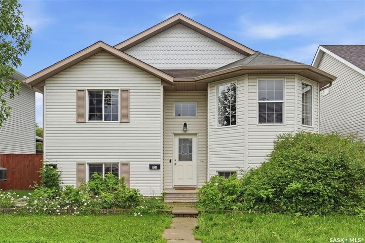 835-837 Rutherford Way — photo 1