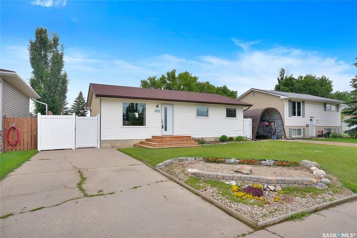 Property Photo:  1538 Smith Street  SK S6H 6V8 
