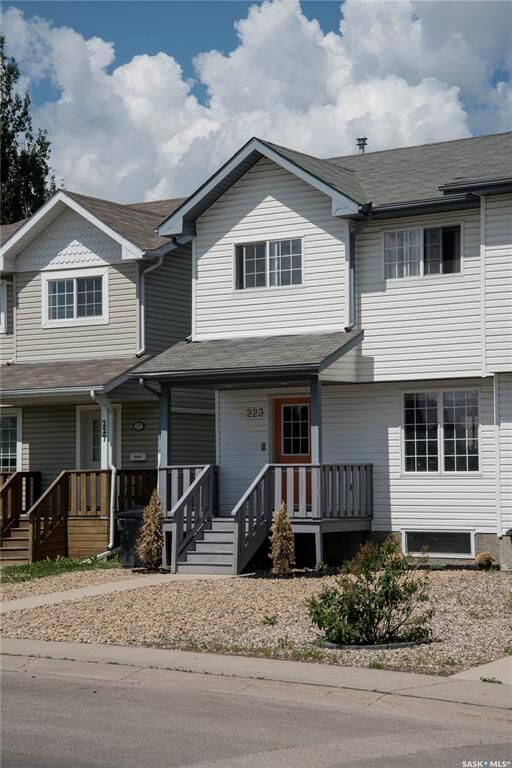 Property Photo:  223 Rutherford Crescent  SK S7N 4X5 