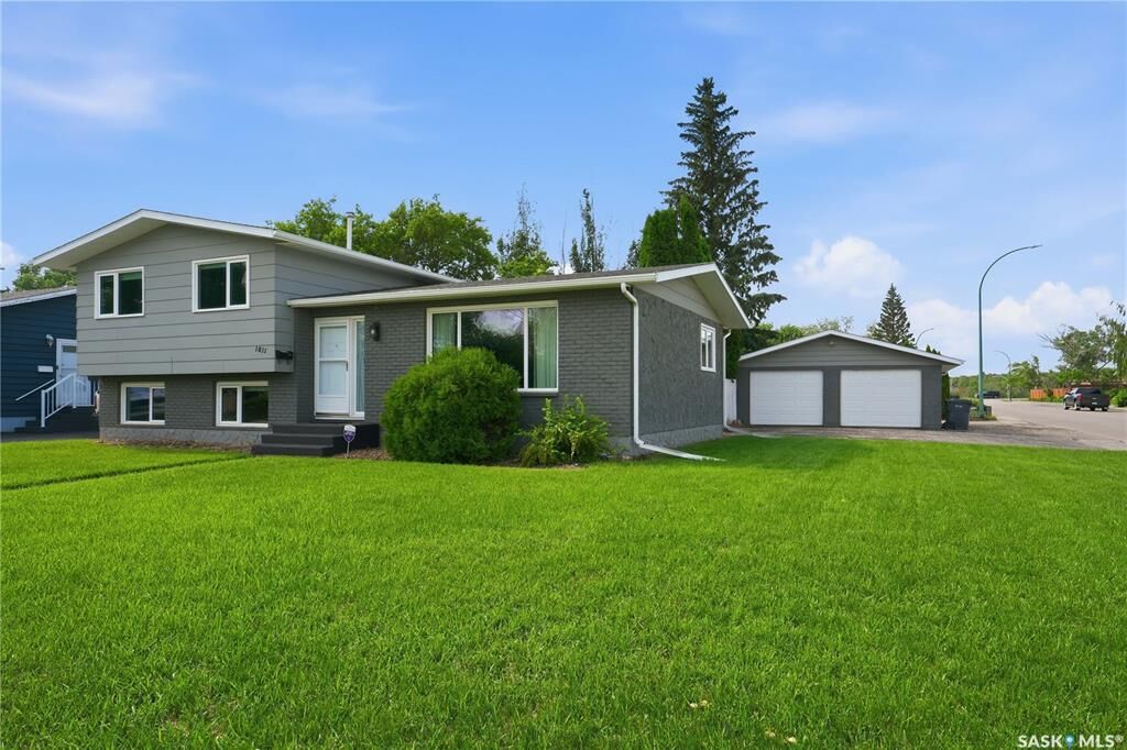 Property Photo:  1811 Bowers Drive  SK S9A 3A3 