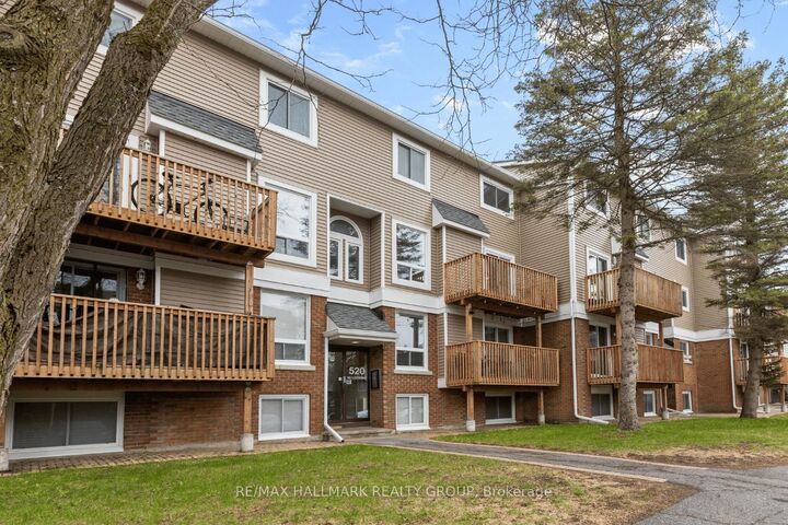 Property Photo: 520 Fenerty Court 8 ON K2L 3B1