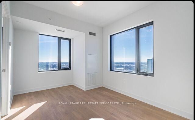 Property Photo: 2920 Highway 7 Boulevard 3605 ON L4K 0P4