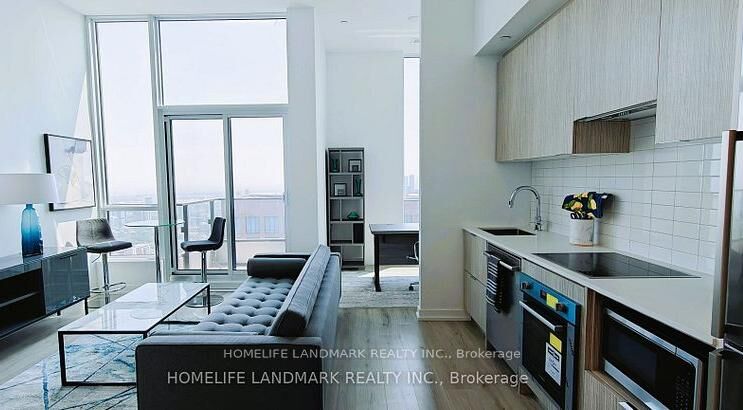 Property Photo:  395 Bloor Street S 5501  ON M4W 0B4 