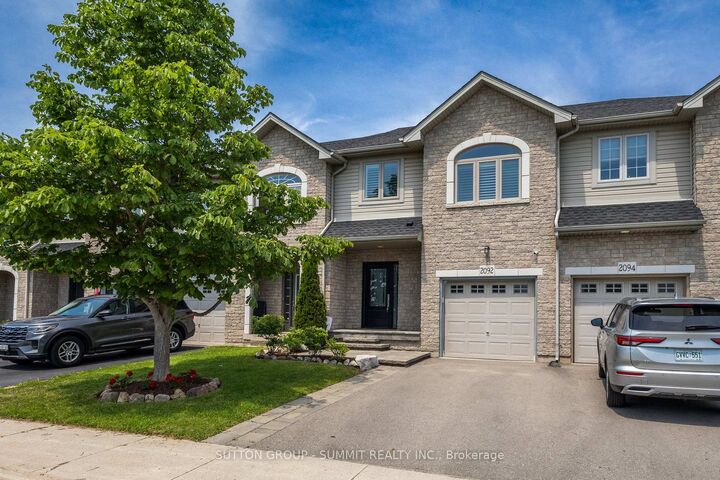 2092 English Crescent — photo 1