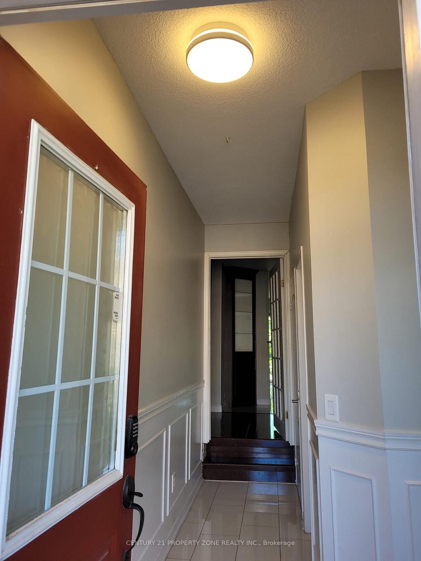 Property Photo:  833 Scollard Court 106  ON L5V 2B4 