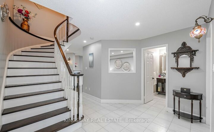 Property Photo: 5103 Silverwater Mill Crescent ON L5V 2B2