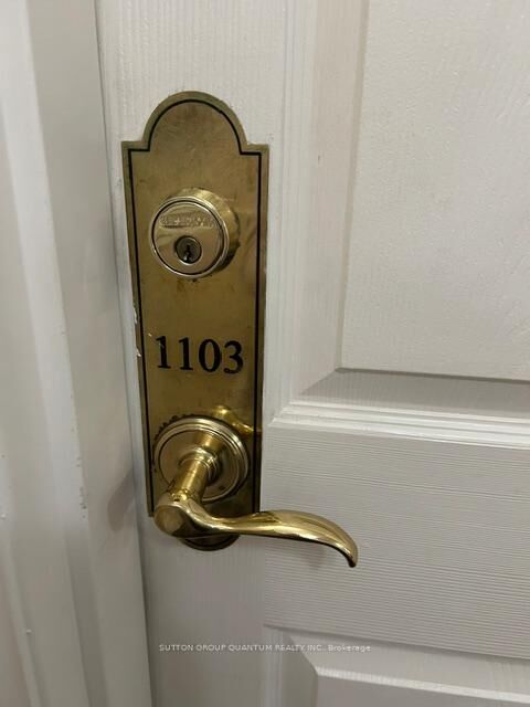 Property Photo:  350 Princess Royal Drive 1103  ON L5B 4N1 