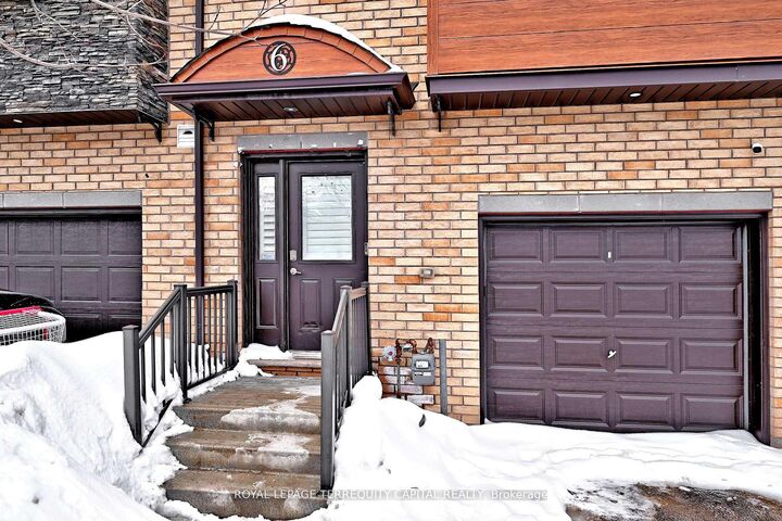 Property Photo: 29 Madelaine Drive 6 ON L9J 0G8