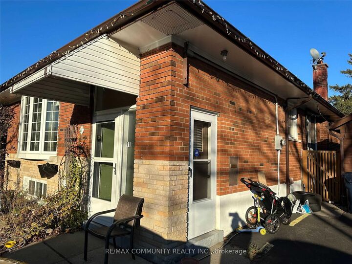 Property Photo:  11 Ingrid Drive  ON M1G 3A5 