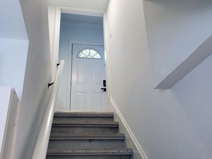 Property Photo: 144 Garner Avenue Lower ON L3B 2Y2