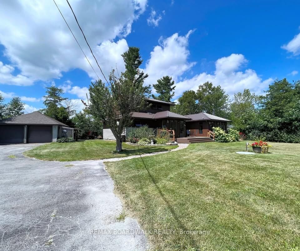 Property Photo:  244 Sunset Drive  ON K7H 3C7 