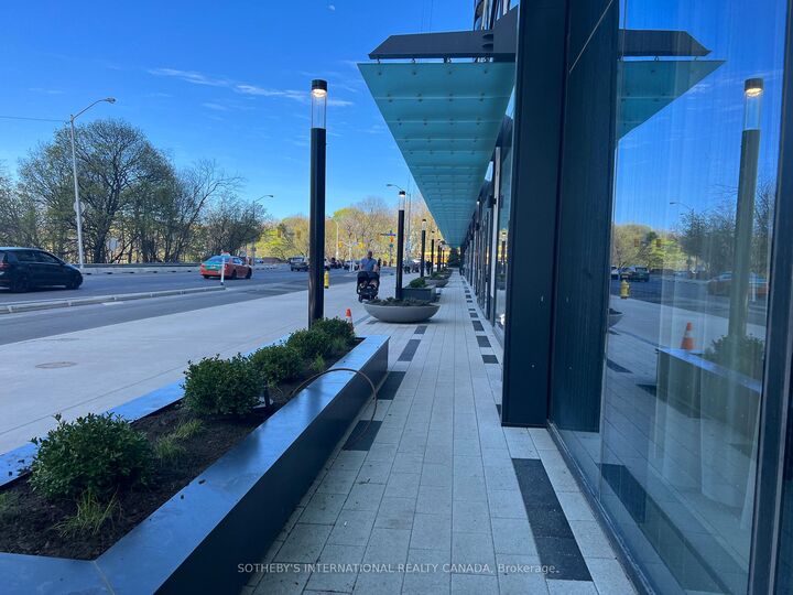 Property Photo:  585 Bloor Street E 4215  ON M4W 0B3 