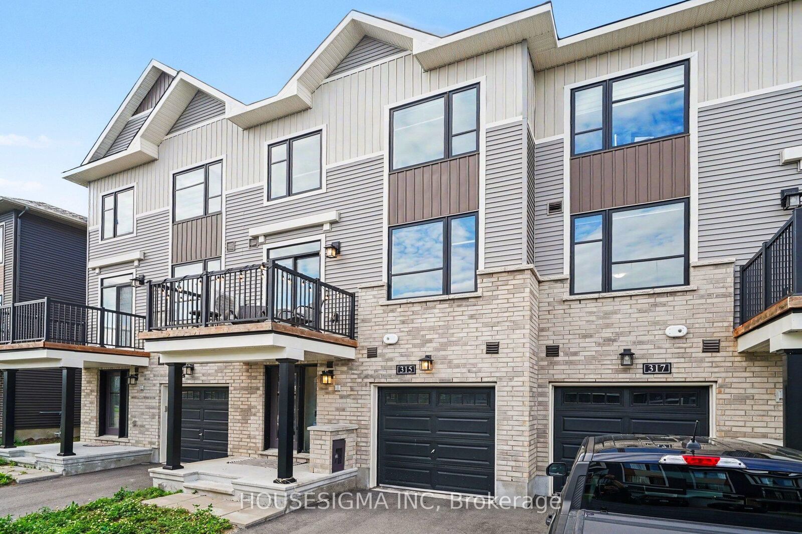 Property Photo:  315 Raheen Court  ON K2J 7C1 