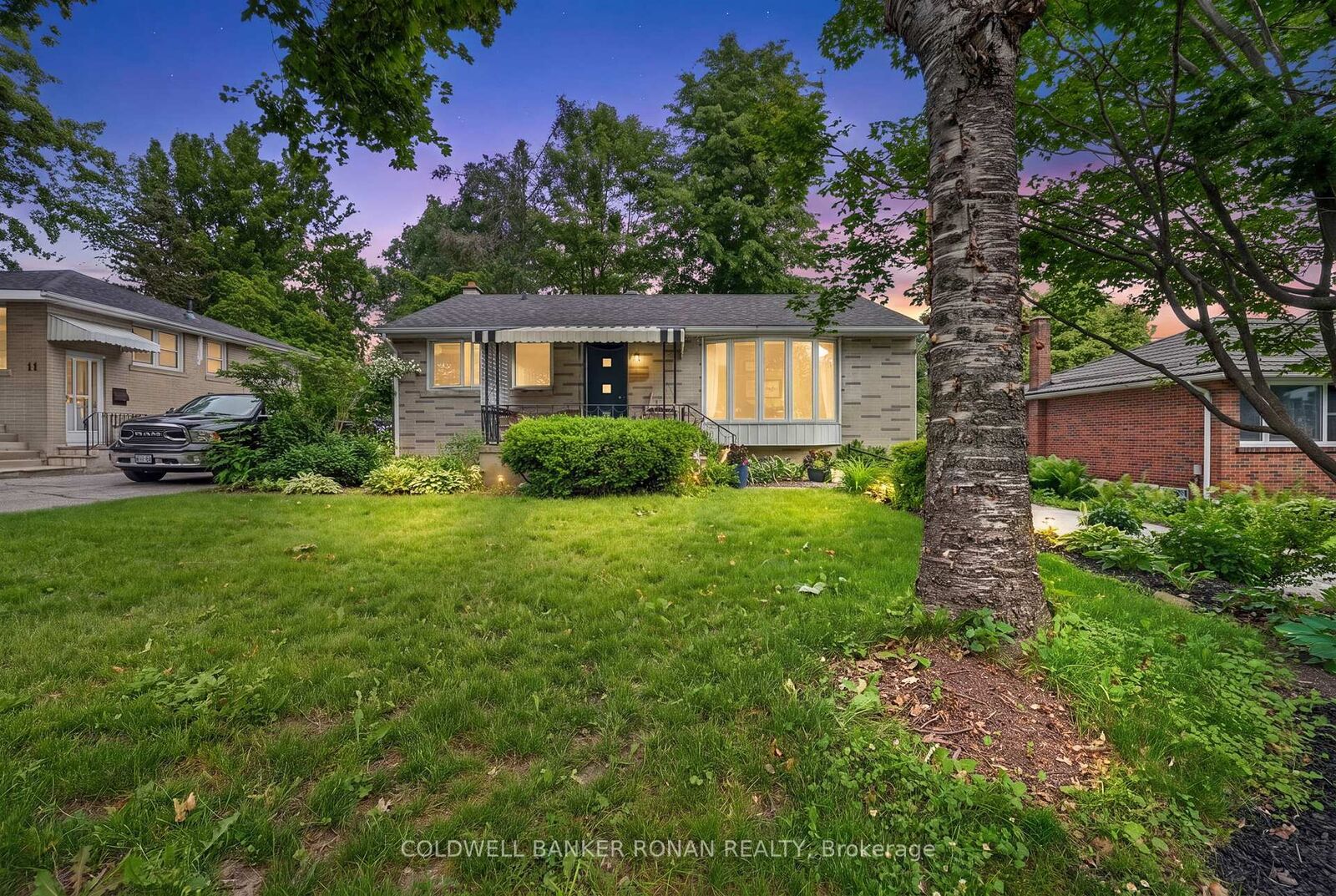 Property Photo: 9 Vine Street ON L4N 2B1
