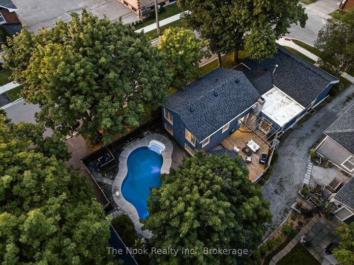 Property Photo:  400 Byron Street S  ON L1N 4R1 