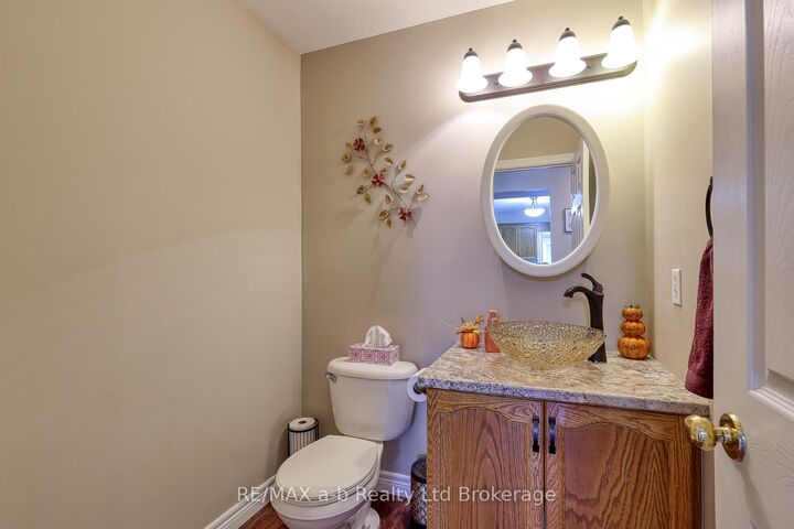 Property Photo: 11 Cornish Crescent ON N5C 4C9