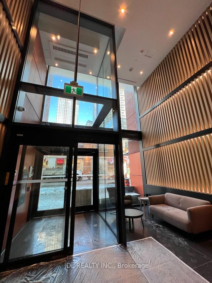 Property Photo: 357 King Street W 2804 ON M5V 1K1