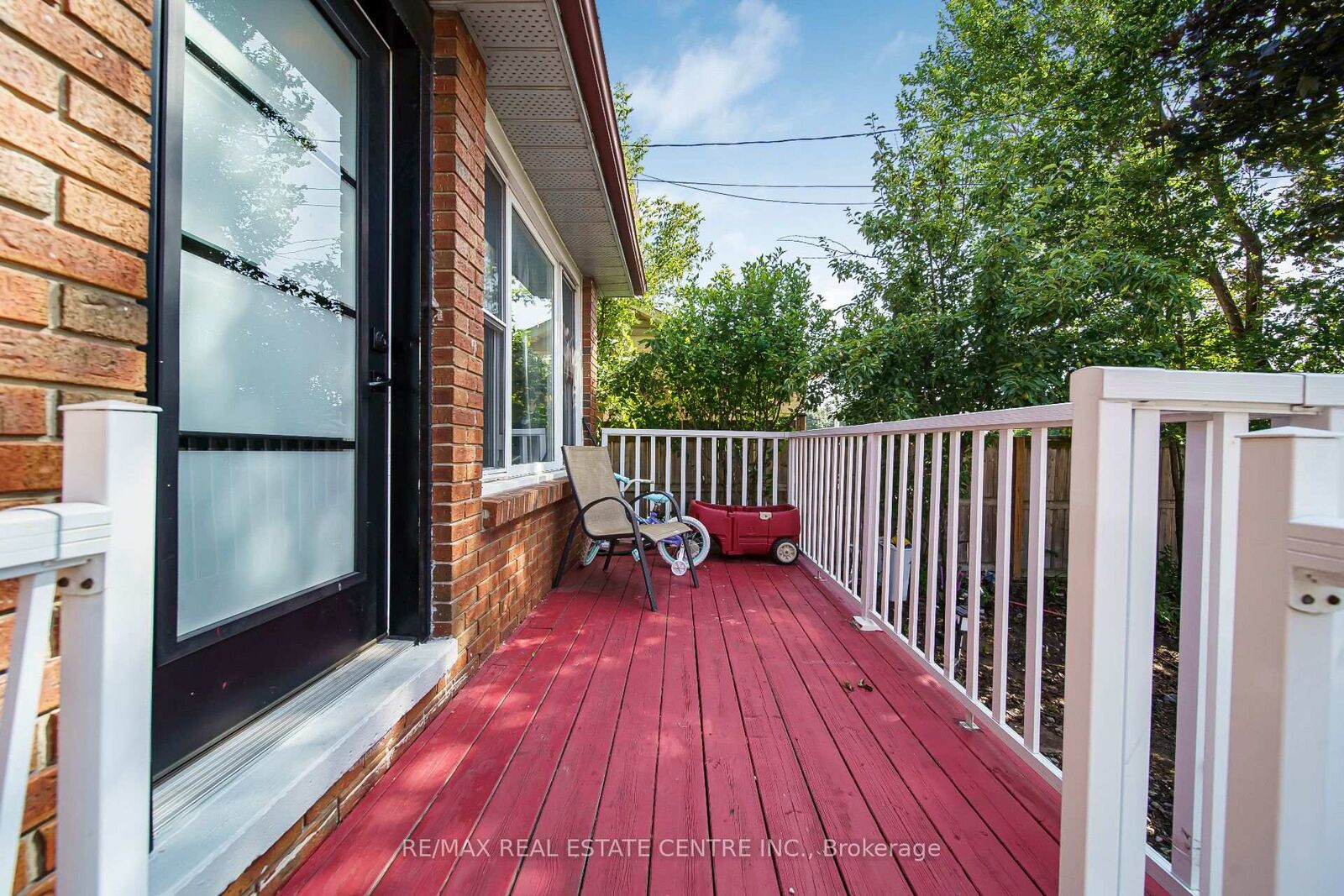 Property Photo: 659 Upper Wellington Street E ON L9A 3R2