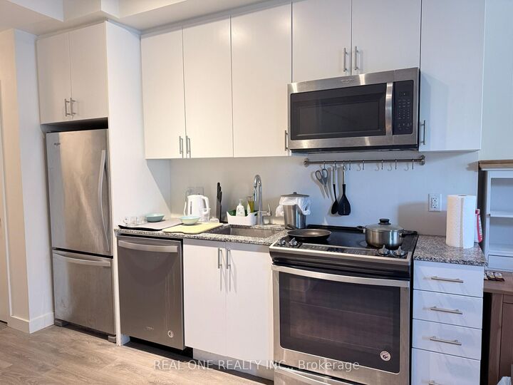 Property Photo:  168 Sabina Drive 115  ON L6H 0W5 