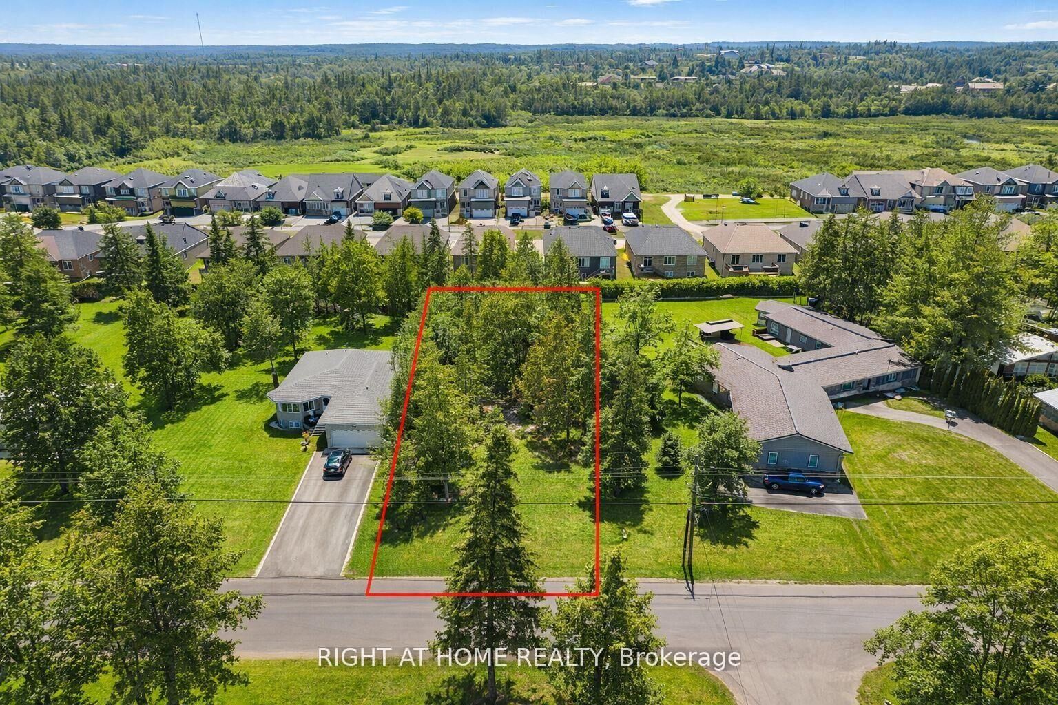 Property Photo:  239 Front Street W  ON K0M 1A0 