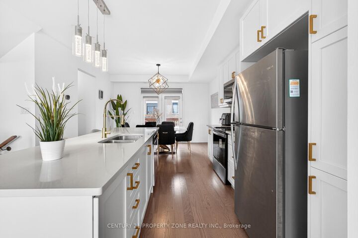 Property Photo: 5186 Viola Desmond Drive ON L5M 2S7