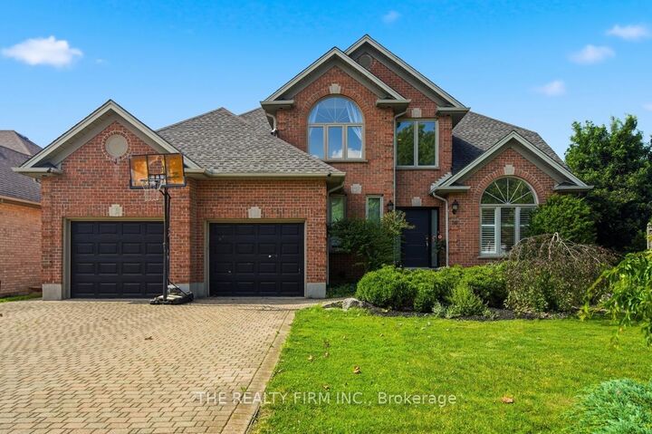 Property Photo:  16 Fitzwilliam Boulevard  ON N6H 5H9 