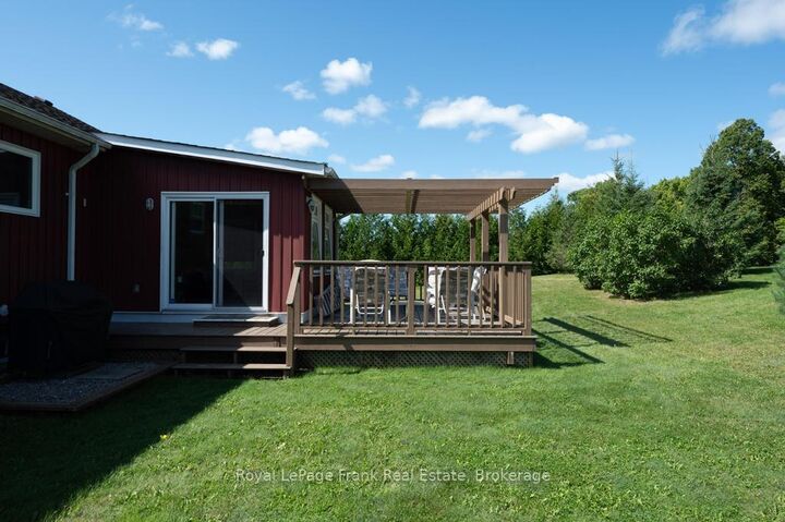 Property Photo: 406 Lakehurst Circle Road ON K0L 1J0