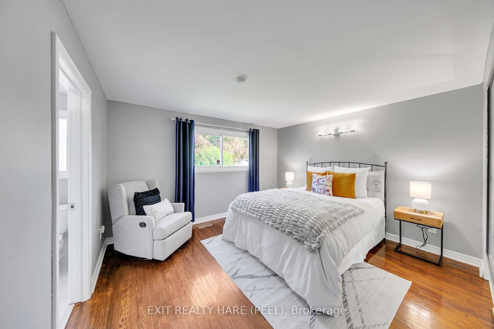 Property Photo:  84 Addington Crescent  ON L6T 2R3 