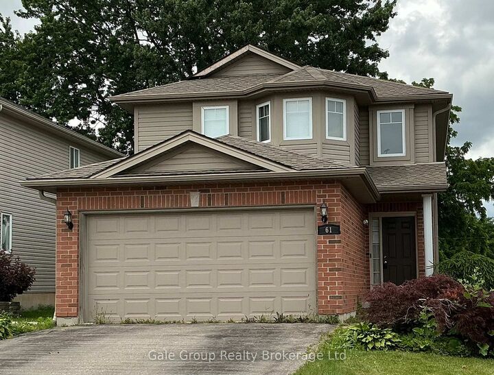 61 Kerr Crescent — photo 1