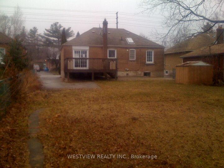 Property Photo:  570 Atwater Avenue  ON L5G 2A6 