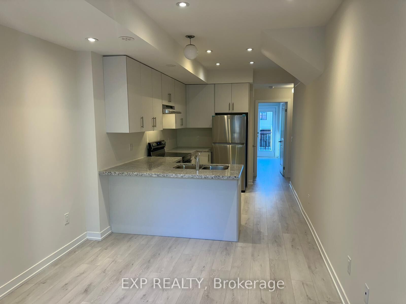 Property Photo: 15100 Yonge Street 241 ON L5G 4C8