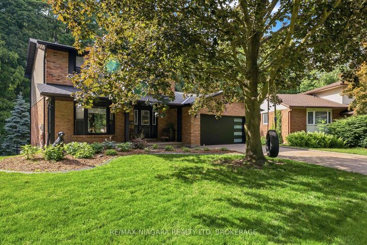 Property Photo:  9 Beechnut Court  ON L0S 1E2 