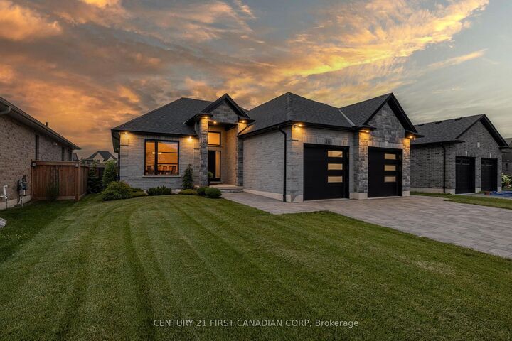 16 Foxborough Place — photo 1