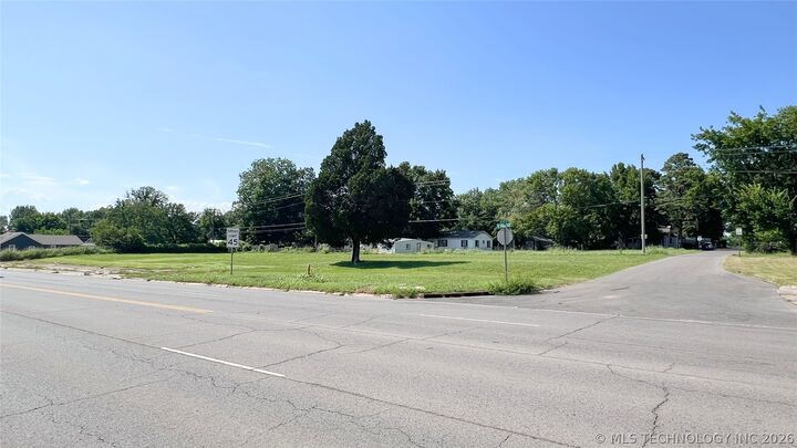 Property Photo:  4900 W Okmulgee Avenue  OK 74401 