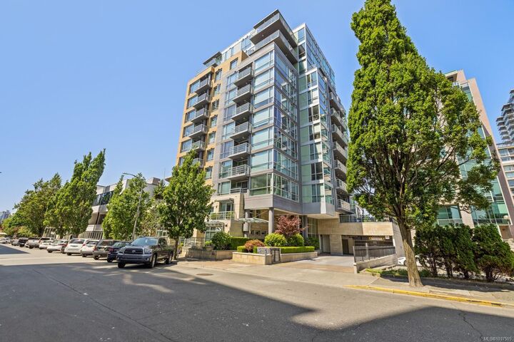 732 Cormorant St #605 — photo 1