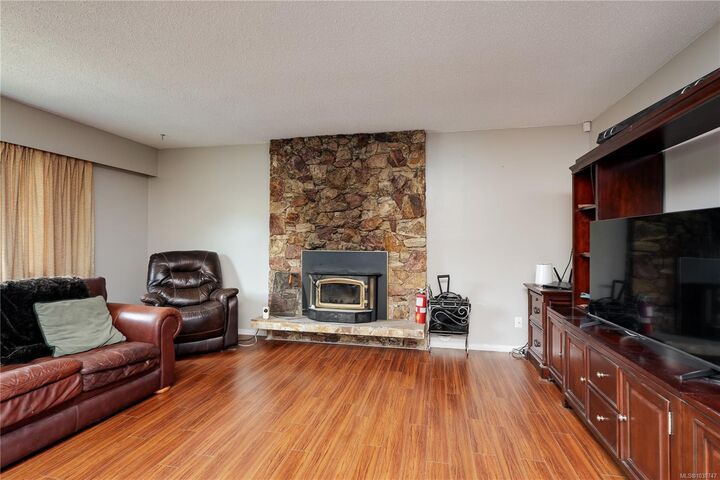 Property Photo:  1521 San Juan Ave  BC V8N 2L4 