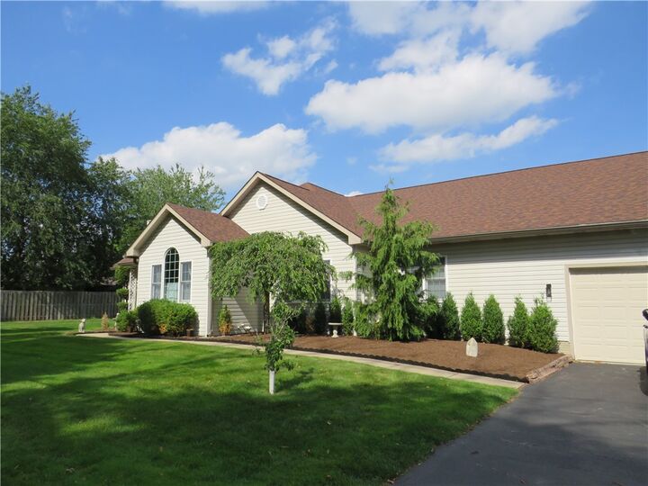 Property Photo: 806 Kocher Dr PA 16127