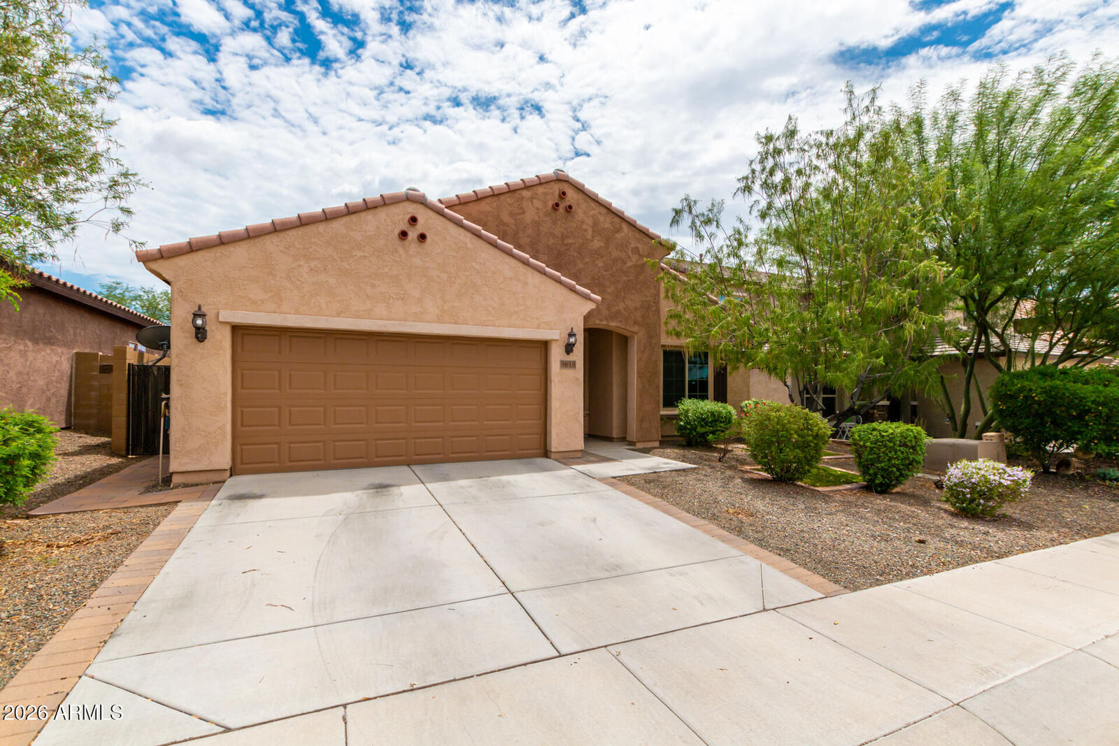 Property Photo:  1019 W Spur Drive  AZ 85085 