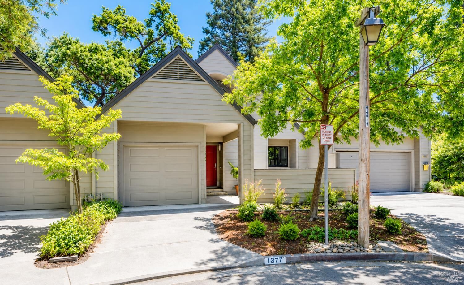 Property Photo: 1377 Saint James Drive CA 94574