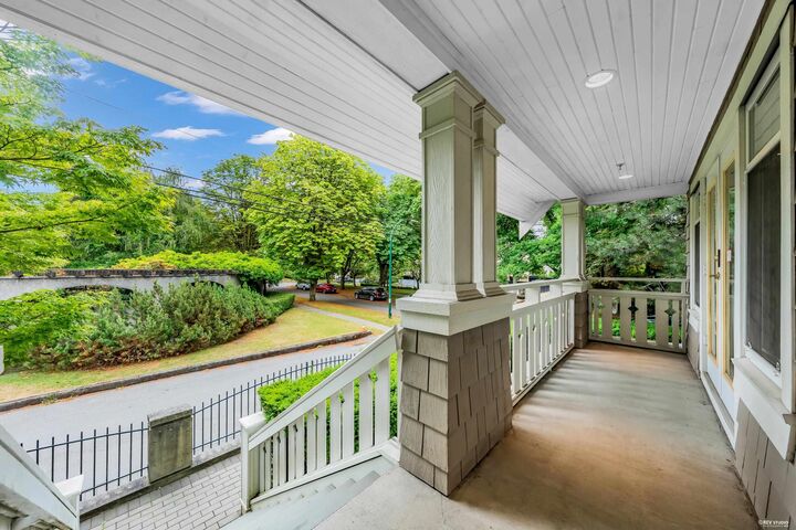 Property Photo: 2459 W 39th Avenue BC V6M 4M3