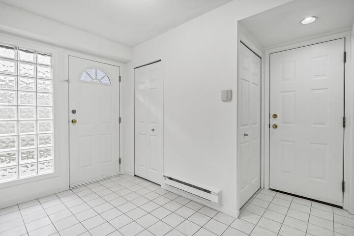 Property Photo: 7091 Blundell Road 5 BC V6Y 1J5