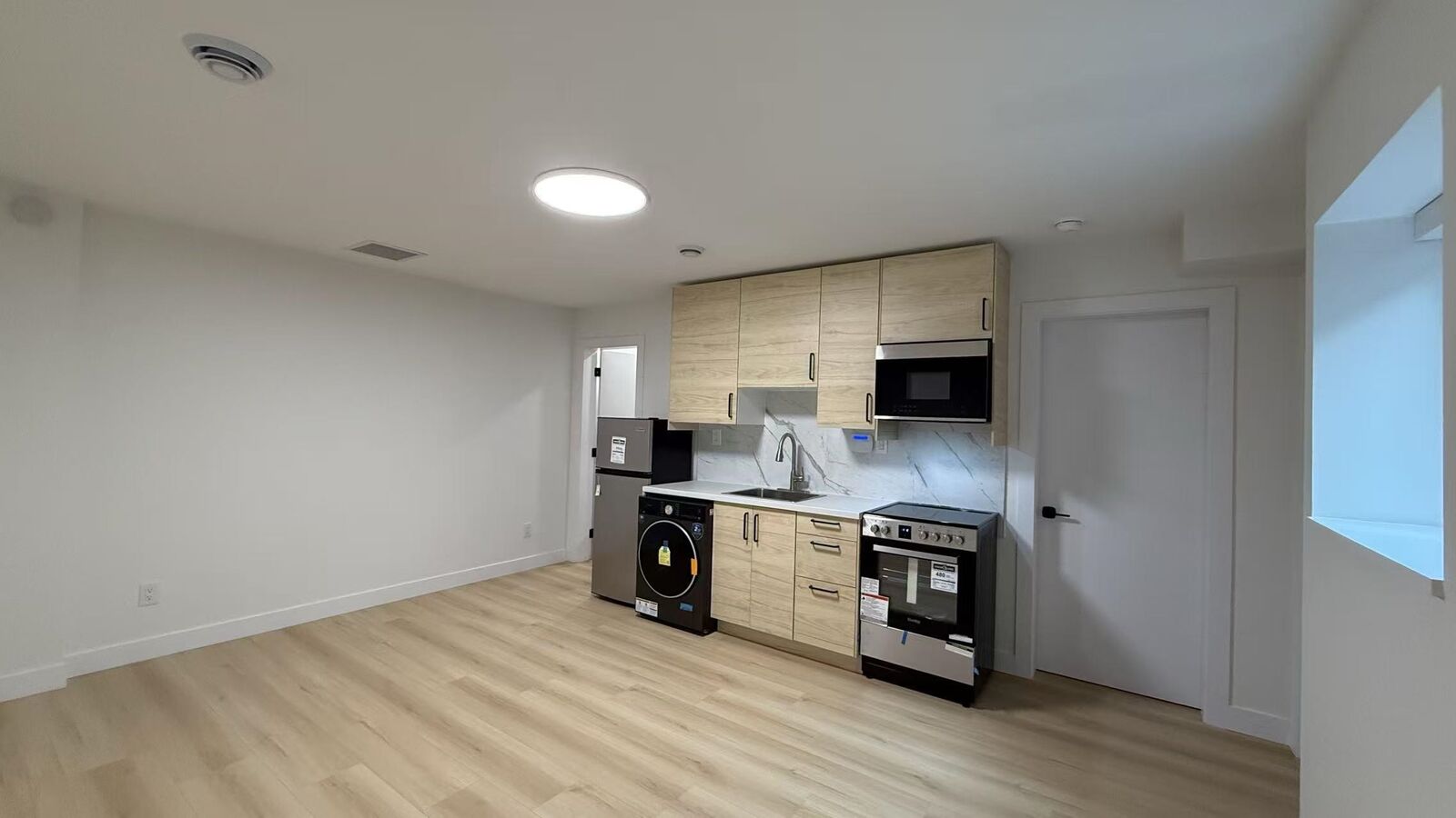 Property Photo:  1536 Duthie Avenue 4  BC V5A 2R6 