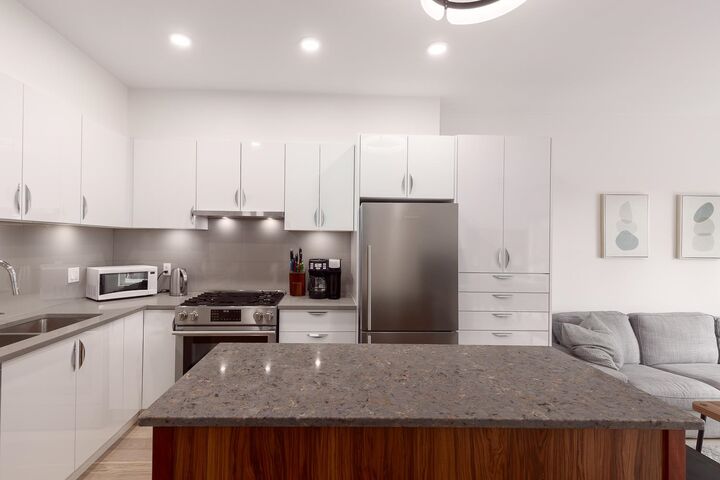 Property Photo:  2666 Duke Street 404  BC V5R 4S9 
