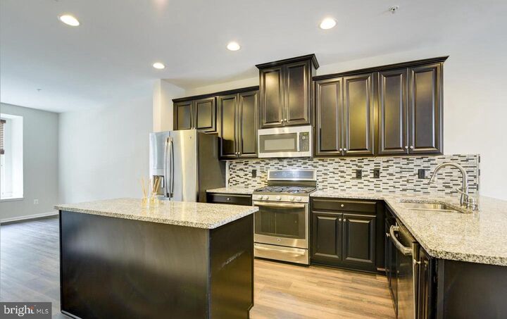 Property Photo: 270 High Rail Terrace SE VA 20175