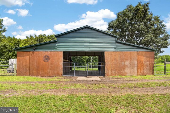 Property Photo: 11004 Laforce Lane VA 22485