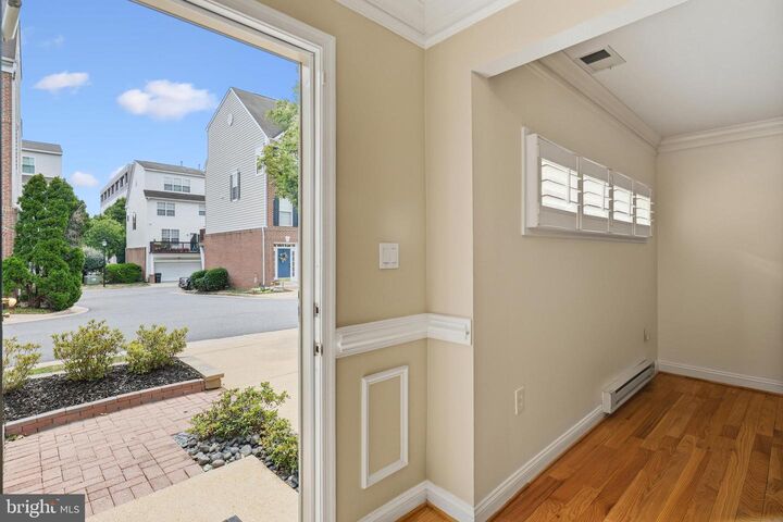 Property Photo: 113 Meadows Lane VA 22304